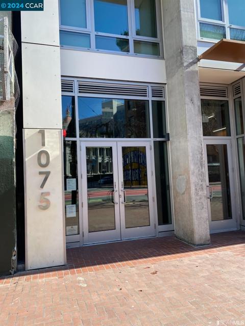 1075 Market St, San Francisco CA: https://media.crmls.org/mediaz/ee74a15a-d43a-434f-86e2-ee67465c7b68.jpg