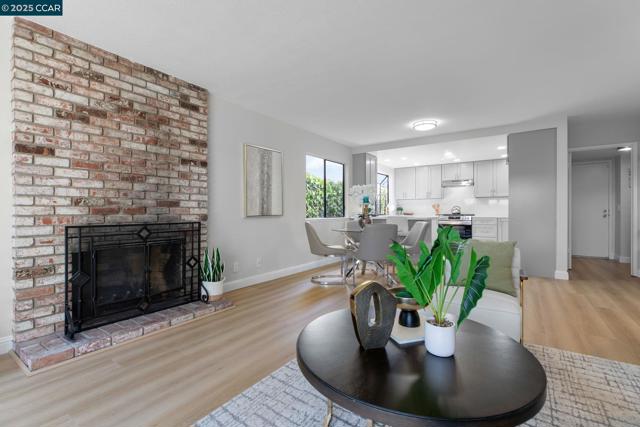 4360 Peregrine Way, Fremont CA: https://media.crmls.org/mediaz/ee753db7-330b-4c4f-8386-03d08a9eadff.jpg