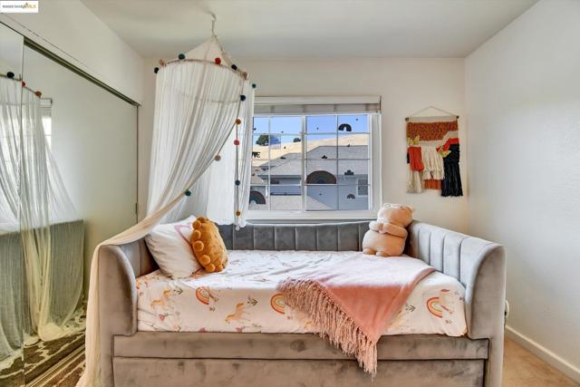 2944 Von Doolen Court, Pinole CA: https://media.crmls.org/mediaz/ee75d587-98ed-4cd4-bc0f-01fce0a79621.jpg
