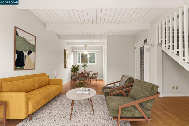 1560 Pine St, Concord CA: https://media.crmls.org/mediaz/ee75dba9-0976-4508-b48c-dbec42c9a409.jpg