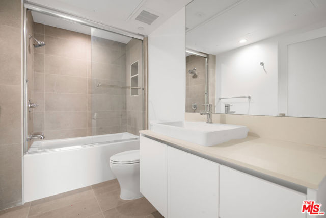 4418 S Slauson Avenue, Culver City CA: https://media.crmls.org/mediaz/ee76688f-501f-4dea-86bb-6c6dd974772c.jpg