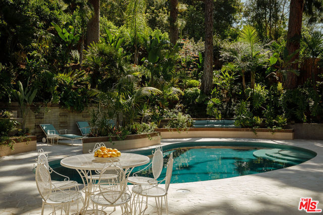 8945 Wonderland Park Avenue, Los Angeles CA: https://media.crmls.org/mediaz/ee76fe27-f80a-46e5-a424-9546404b5752.jpg