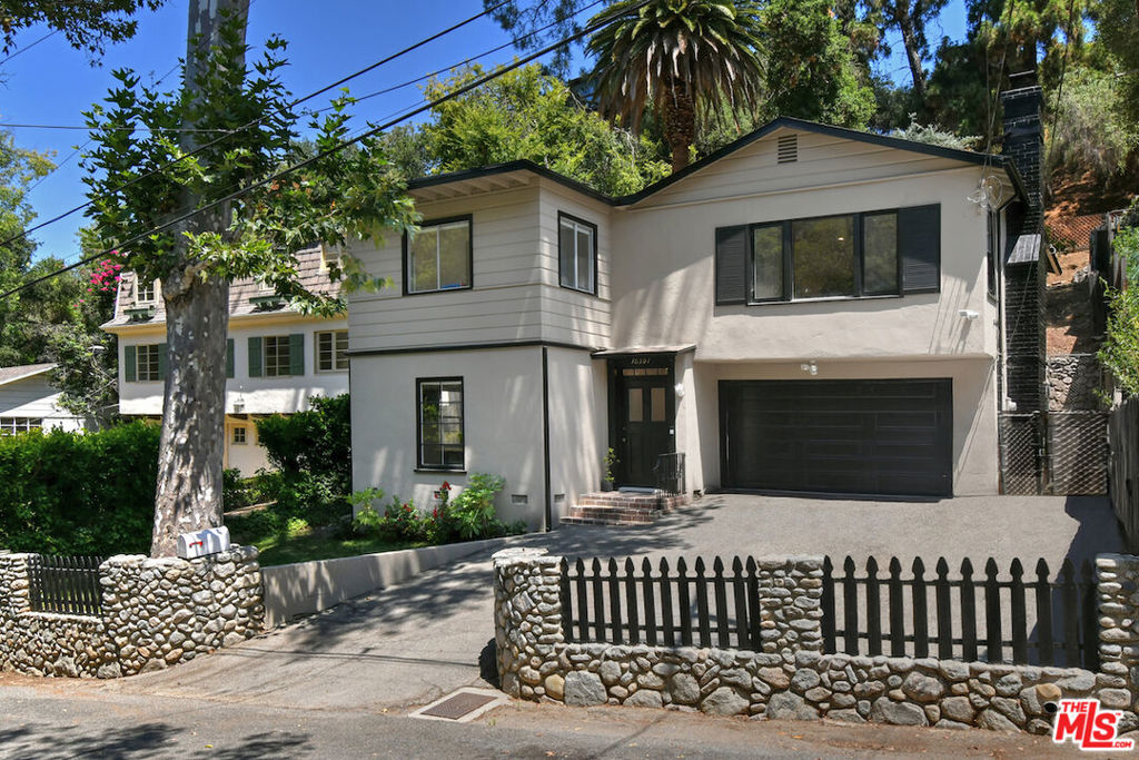 10301 Chrysanthemum Lane