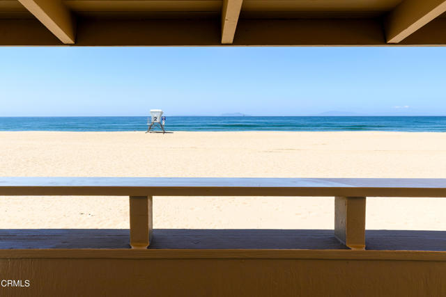1905 Ocean Drive, Oxnard CA: https://media.crmls.org/mediaz/ee779fe9-371d-43f8-8952-55b7f4b2734b.jpg