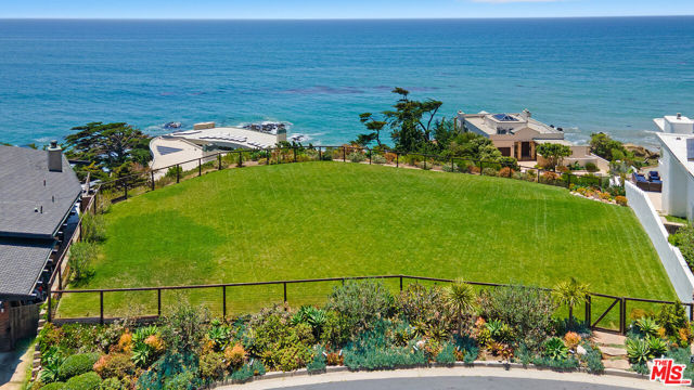 31540 Victoria Point Road, Malibu CA: https://media.crmls.org/mediaz/ee782cc8-238b-454a-9555-56a939ee3d4b.jpg