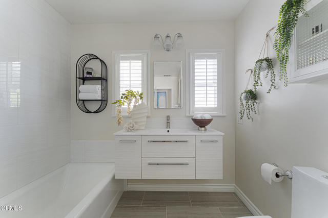 604 N Sunnyslope Avenue, Pasadena CA: https://media.crmls.org/mediaz/ee78a8b0-f80d-4bae-adb2-0cc99ebd6cc1.jpg