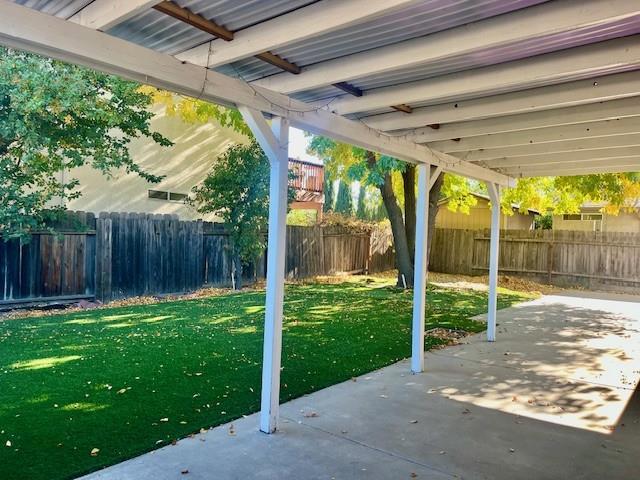 16100 5th Street, Lathrop CA: https://media.crmls.org/mediaz/ee78c0a5-afe8-4b0a-998b-7748a1470bfd.jpg
