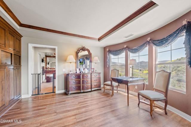 3194 Sunset Hills Boulevard, Thousand Oaks CA: https://media.crmls.org/mediaz/ee78de26-2093-4bd3-985c-6374a5e628b4.jpg