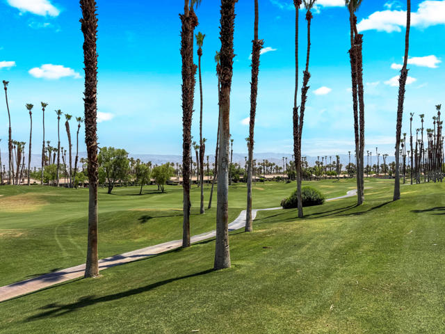 76570 Hollyhock Drive, Palm Desert CA: https://media.crmls.org/mediaz/ee7939c3-ef3a-49e2-b2ca-8afd3e72d7c5.jpg