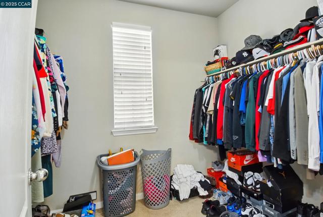 35 Belluno Dr, Stockton CA: https://media.crmls.org/mediaz/ee798678-6596-4a07-a167-23881dae2df4.jpg