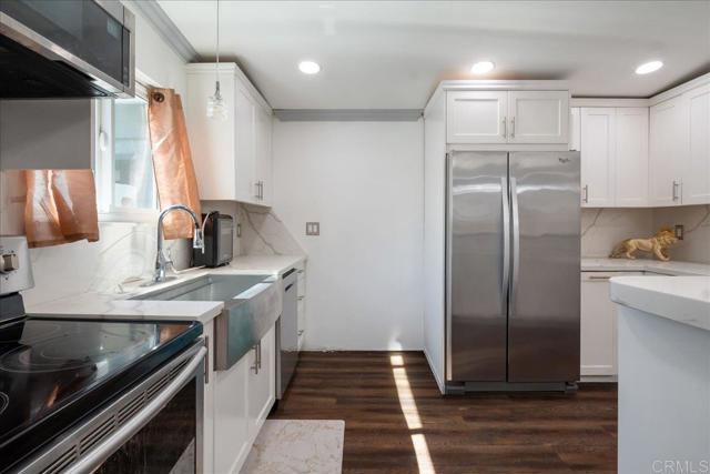 Detail Gallery Image 10 of 31 For 4126 E Plaza Bld, National City,  CA 91950 - 3 Beds | 2 Baths