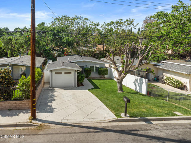 789 Glen Oaks Road, Thousand Oaks CA: https://media.crmls.org/mediaz/ee7a7a84-b22e-4d4a-b579-a5b803669f21.jpg