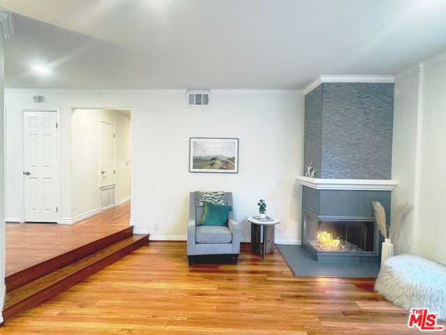 14271 Dickens Street, Sherman Oaks CA: https://media.crmls.org/mediaz/ee7ab120-5013-4b26-8ba0-7e6078540096.jpg