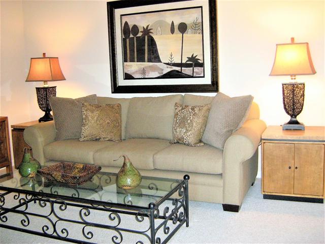 72346 Sommerset Drive, Palm Desert CA: https://media.crmls.org/mediaz/ee7ad8c8-48dd-4cbc-8ace-2461de67c58b.jpg