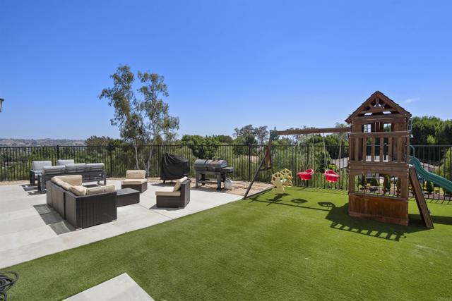 8304 The Grant Place, Bonita CA: https://media.crmls.org/mediaz/ee7b3eec-e30f-4716-874d-7f53208de8d8.jpg