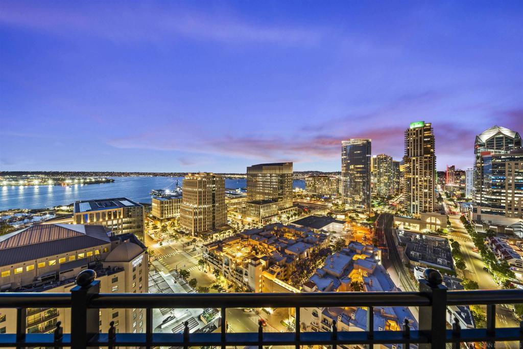 700 Harbor - photo 10