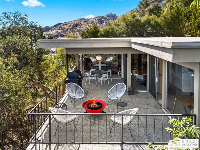 2020 Southridge Drive, Palm Springs