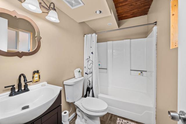 Detail Gallery Image 12 of 40 For 138 Leonard Lane, Sugarloaf,  CA 92386 - 3 Beds | 2 Baths