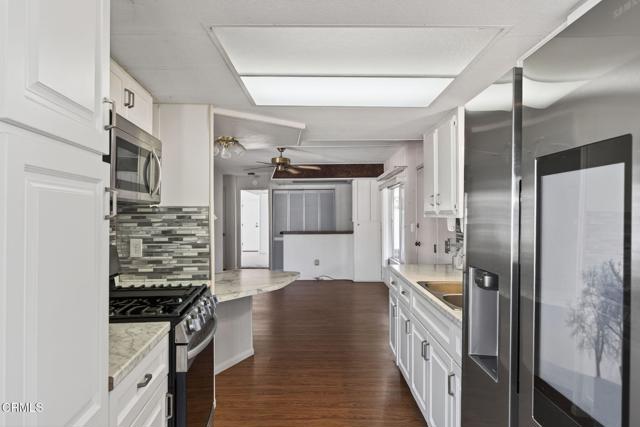 Detail Gallery Image 9 of 42 For 125 Frost Cir #125,  Ventura,  CA 93003 - 2 Beds | 2 Baths