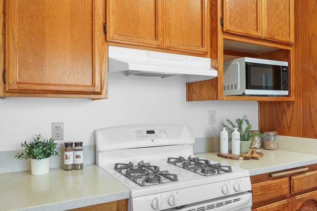 Detail Gallery Image 13 of 38 For 7071 Barker Way, San Diego,  CA 92119 - 4 Beds | 3 Baths