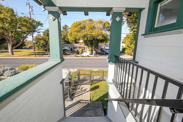 1781 B St, Hayward CA: https://media.crmls.org/mediaz/ee7d5615-30f2-405b-9dd4-4cf1b7026534.jpg