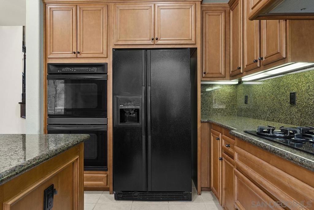 MLS #250043701SD image #15