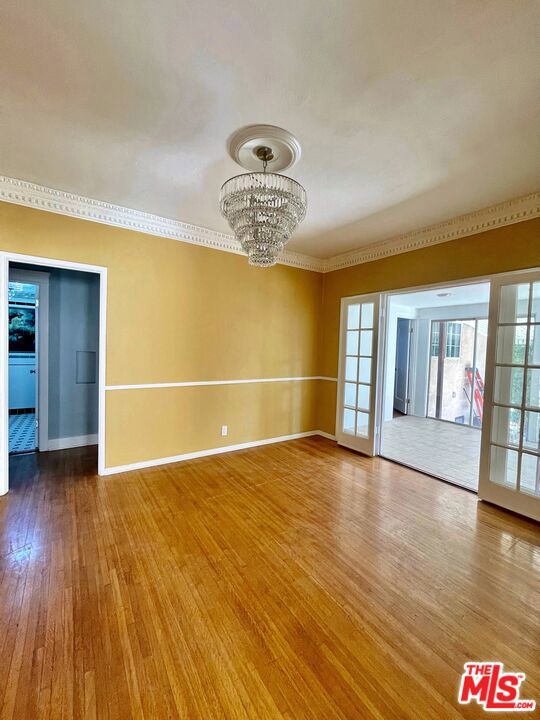 560 N Irving Boulevard, Los Angeles CA: https://media.crmls.org/mediaz/ee7e75be-be68-4902-9d4b-d3272cc6c2bf.jpg
