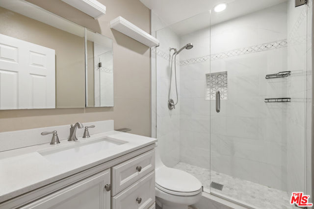 1685 East Avenida De Las Flores photo 9