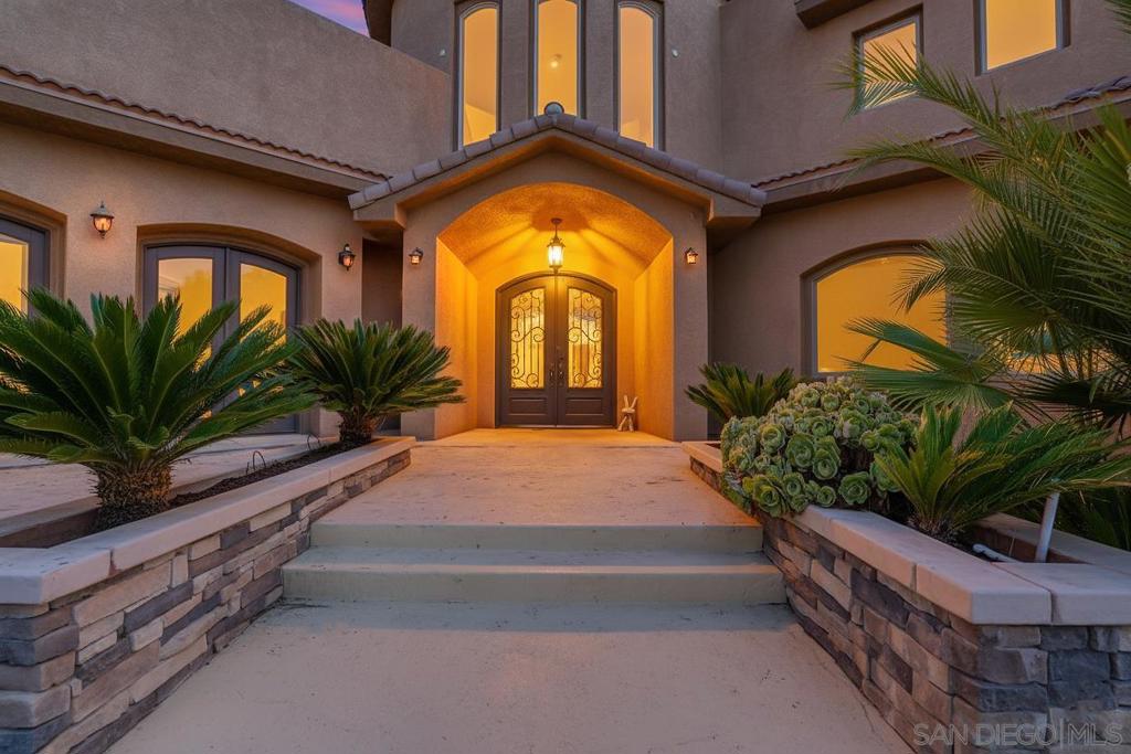 3034 Mountain View Dr