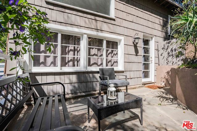 10306 Seabury Lane, Los Angeles CA: https://media.crmls.org/mediaz/ee7ed227-fc65-401c-b8d4-505a5ac074d5.jpg
