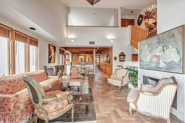 2210 Avenida De La Playa, La Jolla CA: https://media.crmls.org/mediaz/ee7fba73-6bb3-4a7a-afbb-3129adfdc6e5.jpg