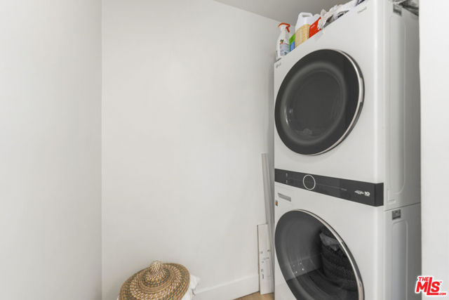 10214 Marcus Avenue photo 10