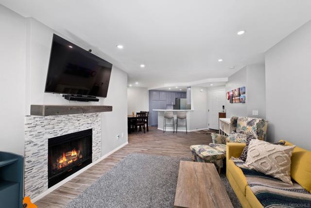 11325 Affinity Ct, San Diego CA: https://media.crmls.org/mediaz/ee816199-4b7f-4bb2-836c-bcd37e8dcf8b.jpg