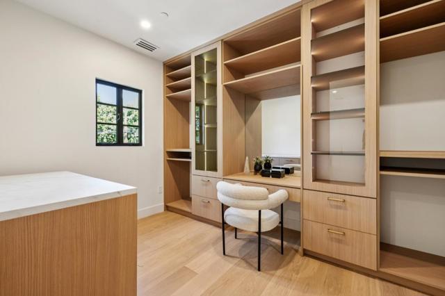 265 Coleridge Ave, Palo Alto CA: https://media.crmls.org/mediaz/ee817ead-bf0e-4f20-944d-502e49c25f18.jpg