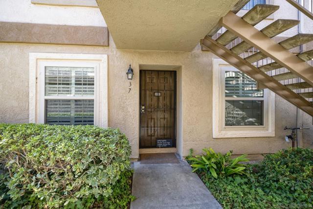 10309 Azuaga St, San Diego CA: https://media.crmls.org/mediaz/ee8198d5-b0de-408d-991b-0530eea24864.jpg