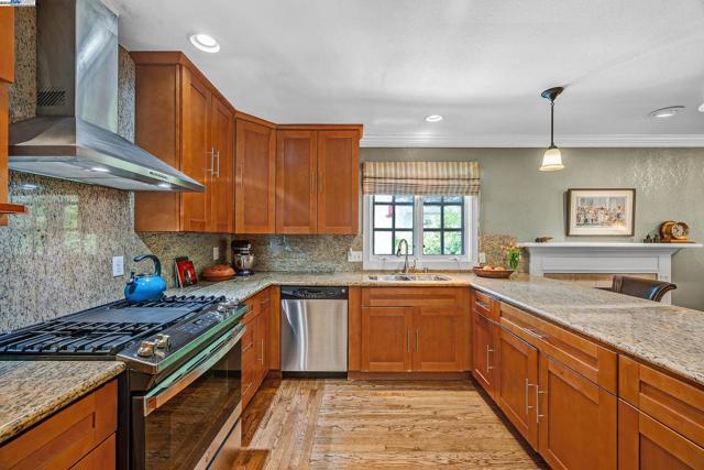 203 Roberta Ave, Pleasant Hill CA: https://media.crmls.org/mediaz/ee8202be-6c8d-4ed1-9548-aaf72b2ebd2e.jpg