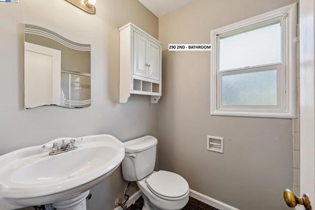 290 2Nd Ave, San Leandro CA: https://media.crmls.org/mediaz/ee8268c7-9029-40ab-88fd-1d14af8b0bd2.jpg