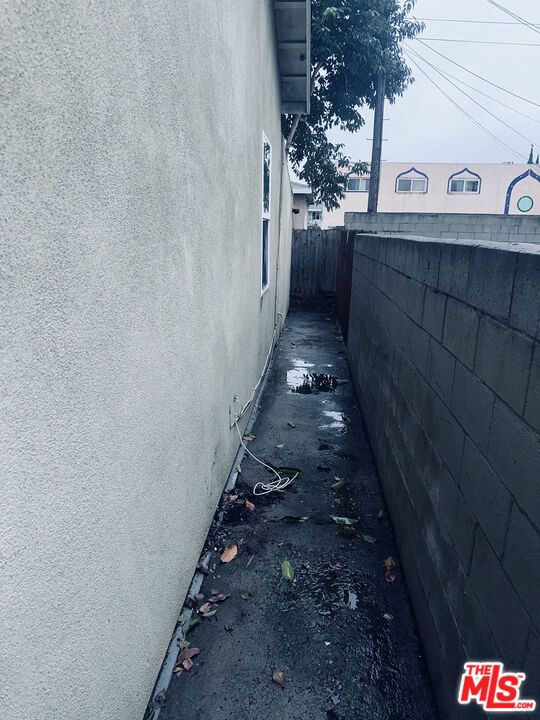 1204 Smith Place, Long Beach, California 90806, 3 Bedrooms Bedrooms, 0 ,1 BathroomBathrooms,Single Family Residence,For Sale,Smith,0,25631795