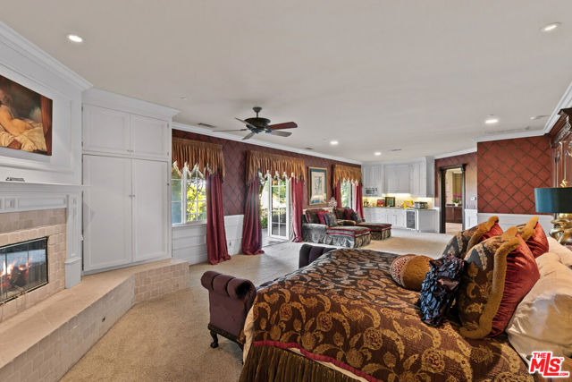 13418 Nightsky Drive, Camarillo CA: https://media.crmls.org/mediaz/ee830e85-ca42-47f6-8d05-469a190f1237.jpg