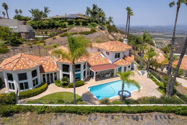 13388 Highlands Ranch Rd, Poway CA: https://media.crmls.org/mediaz/ee8348fe-6c1a-428a-b662-7f02b85c3e2e.jpg