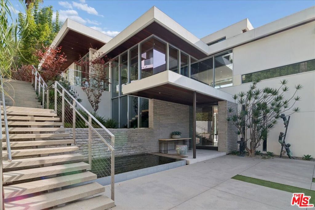 1232 Sunset Plaza Drive