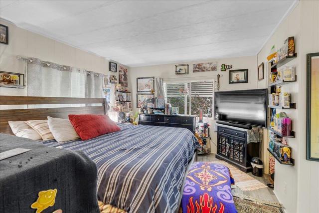 17617 Pond Derosa, Salinas CA: https://media.crmls.org/mediaz/ee848621-d440-4397-99d9-01bece8156f2.jpg