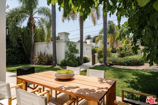 710 22nd Street, Santa Monica, California 90402, 5 Bedrooms Bedrooms, ,2 BathroomsBathrooms,Single Family Residence,For Sale,22nd,24406917