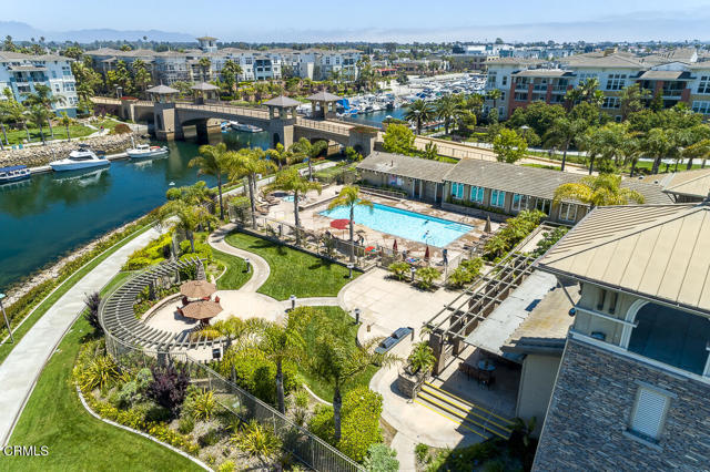 1542 Windshore Way, Oxnard CA: https://media.crmls.org/mediaz/ee85cf15-fbbf-4551-b5b5-4e9a8c113e46.jpg