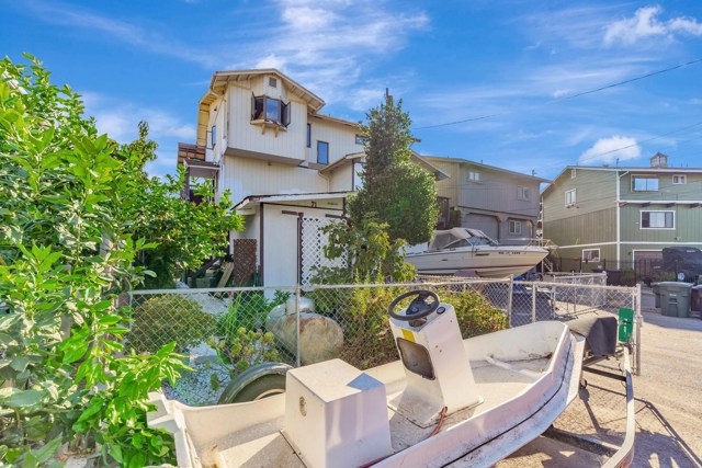 71 Taylor Pl, Bethel Island CA: https://media.crmls.org/mediaz/ee85d9a6-5228-4c60-a4b4-7778c9286749.jpg