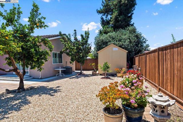 4309 BORA BORA AVE, Fremont CA: https://media.crmls.org/mediaz/ee8687dd-d688-4cad-a848-64a9a2f9f4a8.jpg