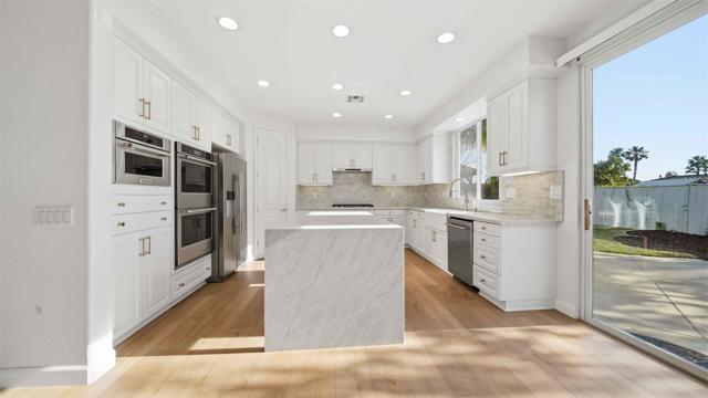 Detail Gallery Image 15 of 49 For 986 White Alder Ave, Chula Vista,  CA 91914 - 4 Beds | 3 Baths