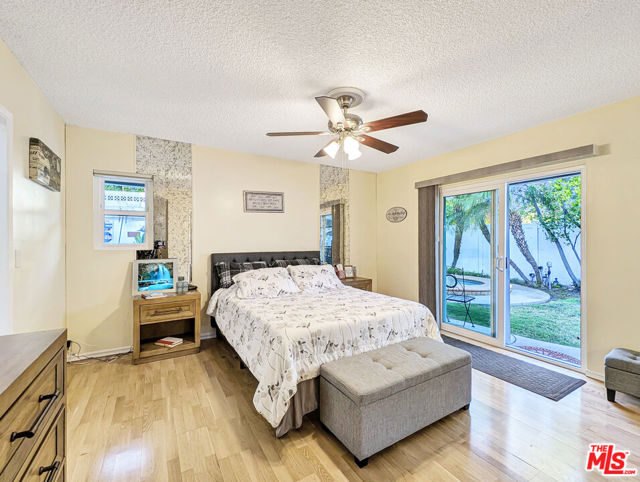 3308 Sparr Boulevard, Glendale CA: https://media.crmls.org/mediaz/ee86f1e2-73a9-4719-9061-1bd27c8e887a.jpg