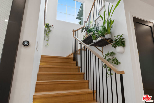 726 N Alta Vista Boulevard, Los Angeles CA: https://media.crmls.org/mediaz/ee86f417-d69a-4da4-993d-3573b564854a.jpg