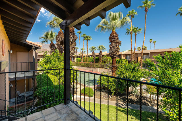 291 E Mel Avenue, Palm Springs CA: https://media.crmls.org/mediaz/ee874bce-1863-43db-900a-eaad926c4151.jpg